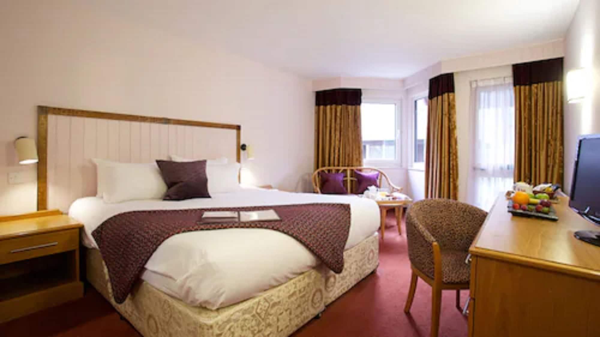 Marwell South Hotel
