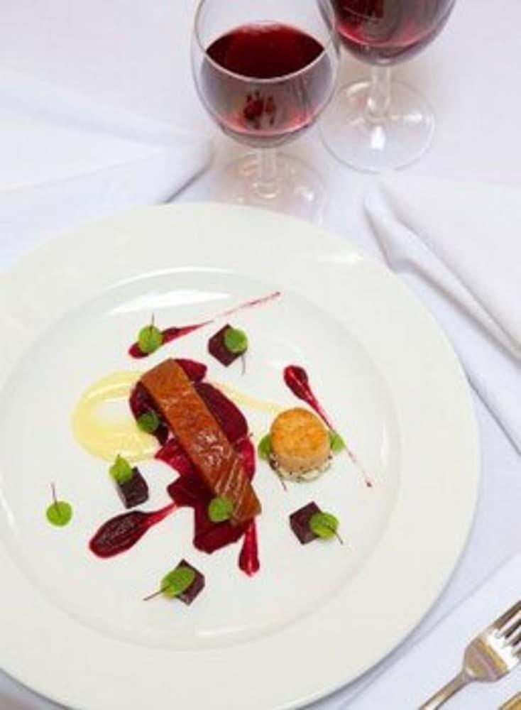 Marwell South Hotel